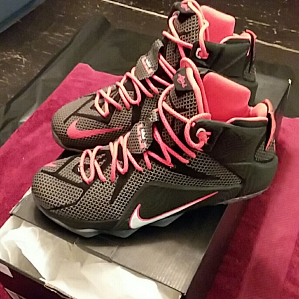 Men's LeBron shoes